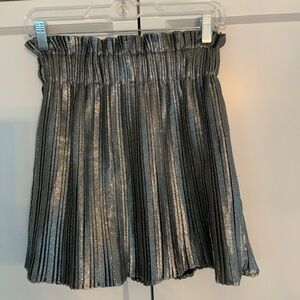 EUC Zara silver metallic skort